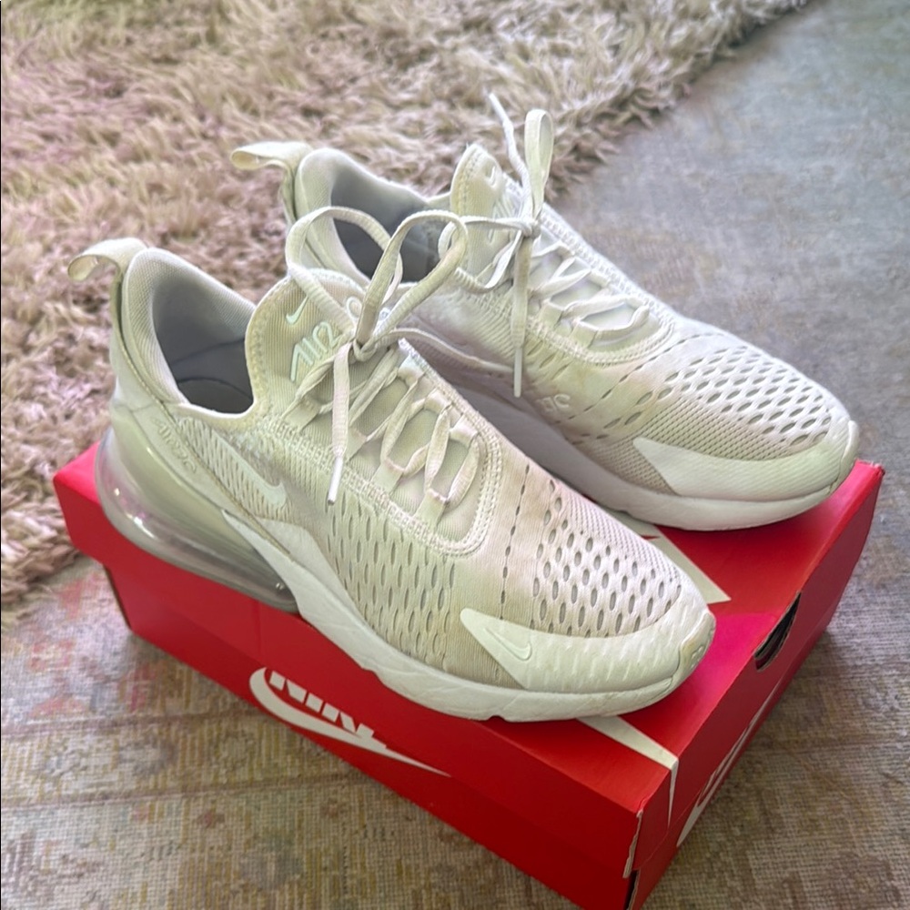 Nike Cream Air Max 270 Sneakers